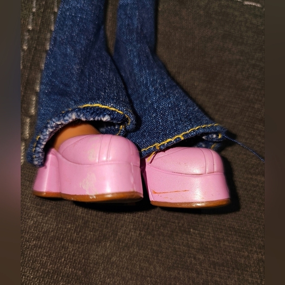 Vintage BRATZ FLAUNT IT! YASMIN DOLL 2001 MGA - Picture 4 of 6